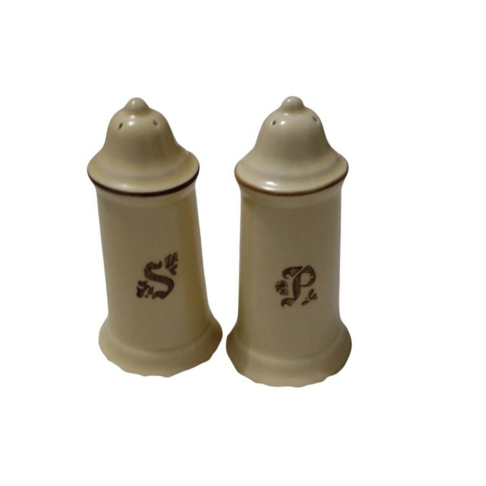 Vintage Pfaltzgraff Stoneware Salt Pepper Shaker Village Collection Pedestal 6"